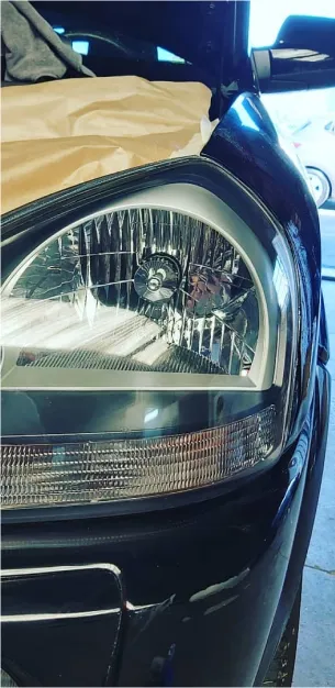 rénovation phare voiture à Château-la-Vallière dans l'Indre-et-Loire 37